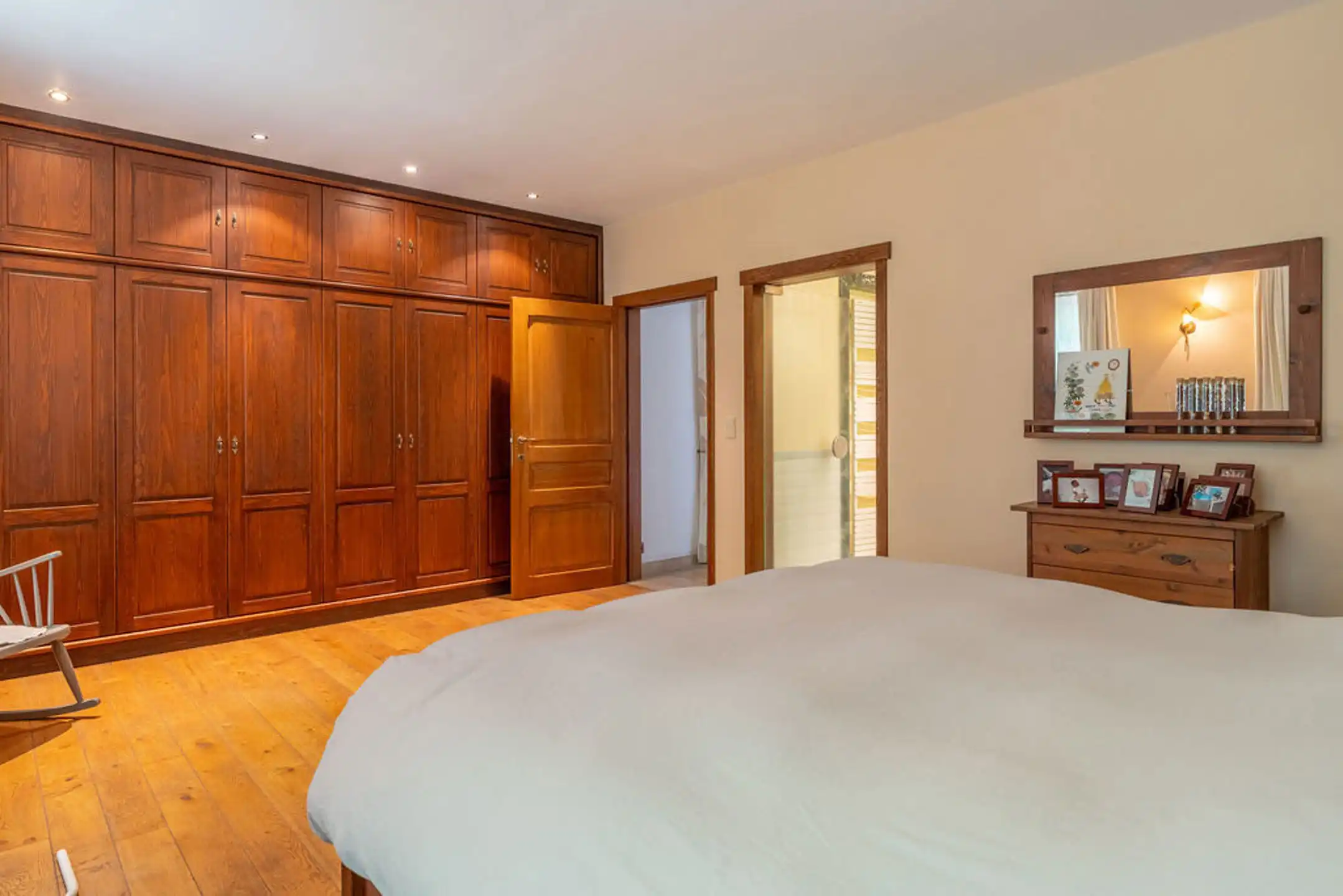 Ruime villa met 6 slpk op 2.295 m² grond met veel privacy foto 27