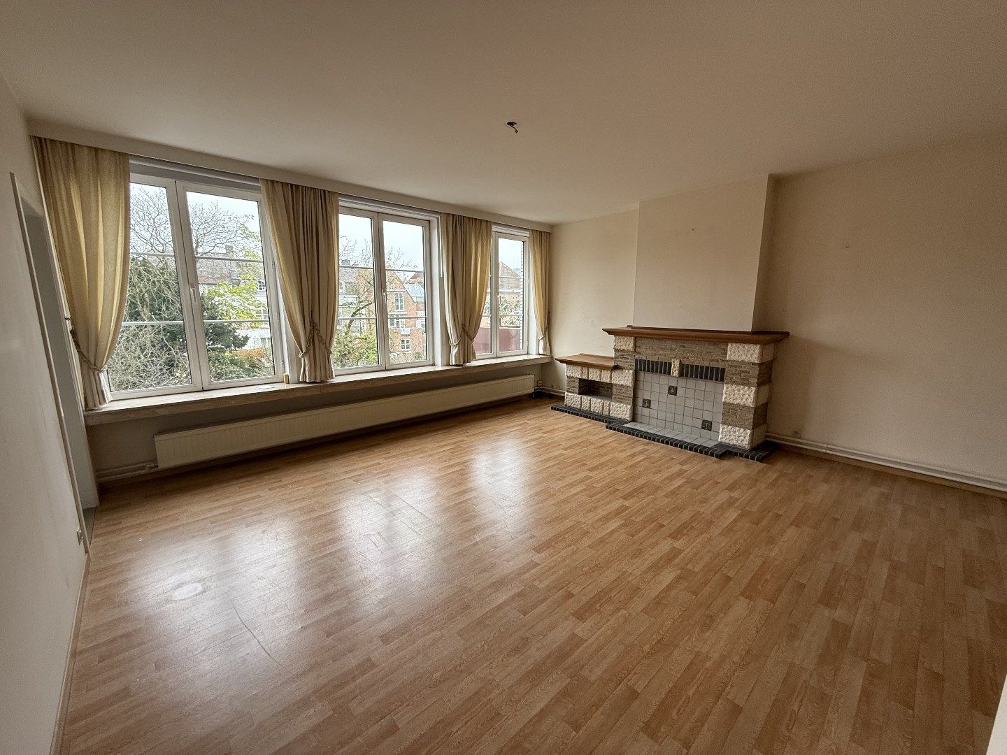 Ruim appartement te huur met 2 slaapkamers op een TOPlocatie te Lier! foto 2