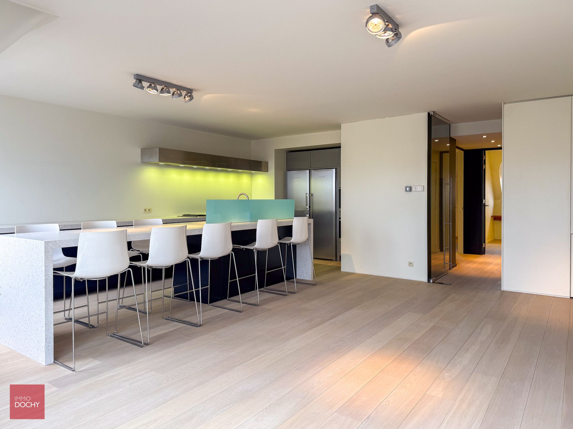 Centraal gelegen heel mooi ingericht appartement | Stormestraat foto 2