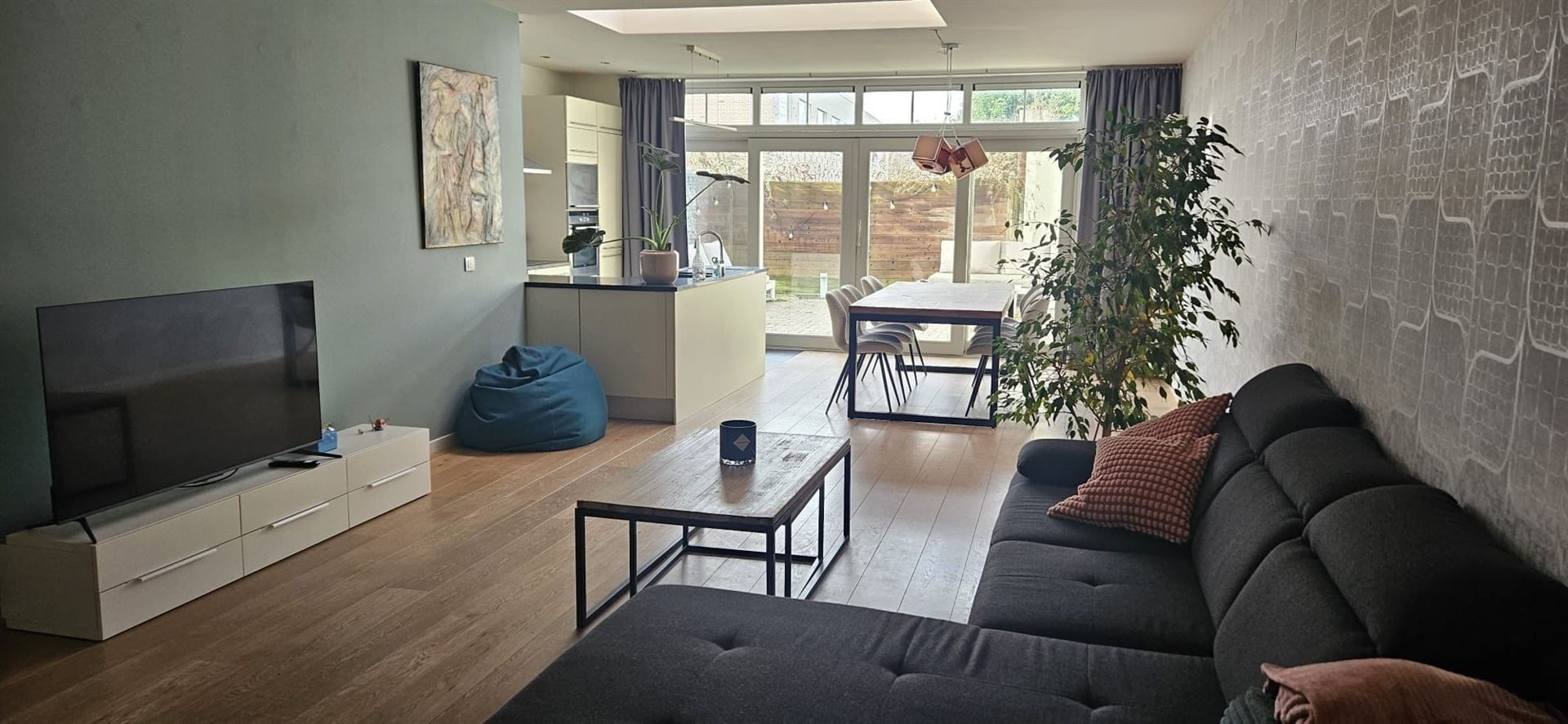 Ruime 4 Slaapkamer Woning in Hartje Kontich foto {{pictureIndex}}