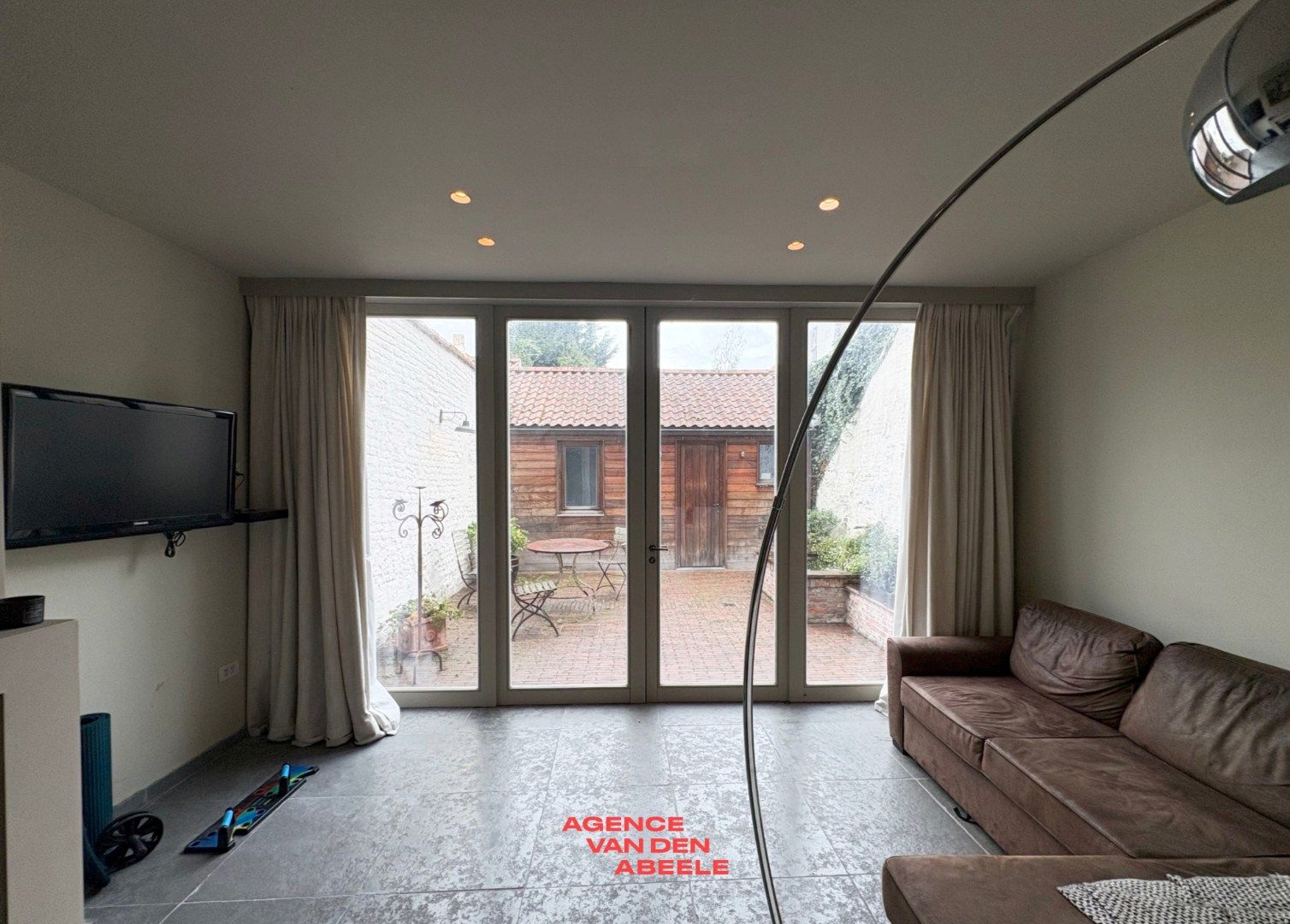 High class woning met stadskoer foto 3