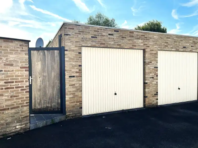 Gelijkvloers Appartement met garage, 2 slpkms en zonnepanelen foto 2
