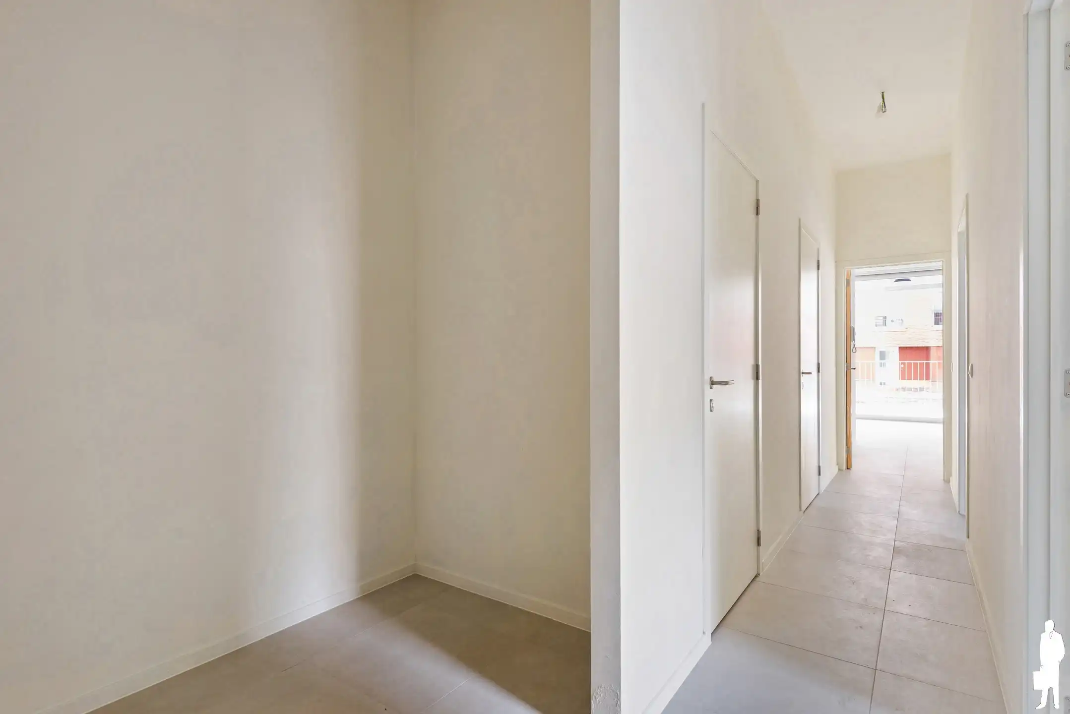 GLVL appartement met 2 slpks, ruim terras en autostaanplaats foto 2