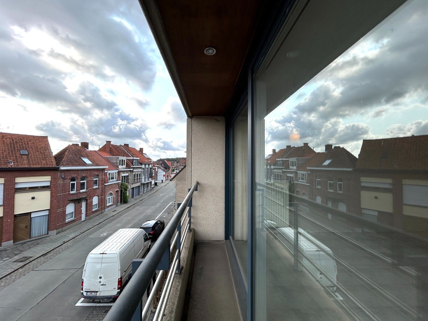 Instapklaar één-slaapkamer appartement te Roeselare! foto 4