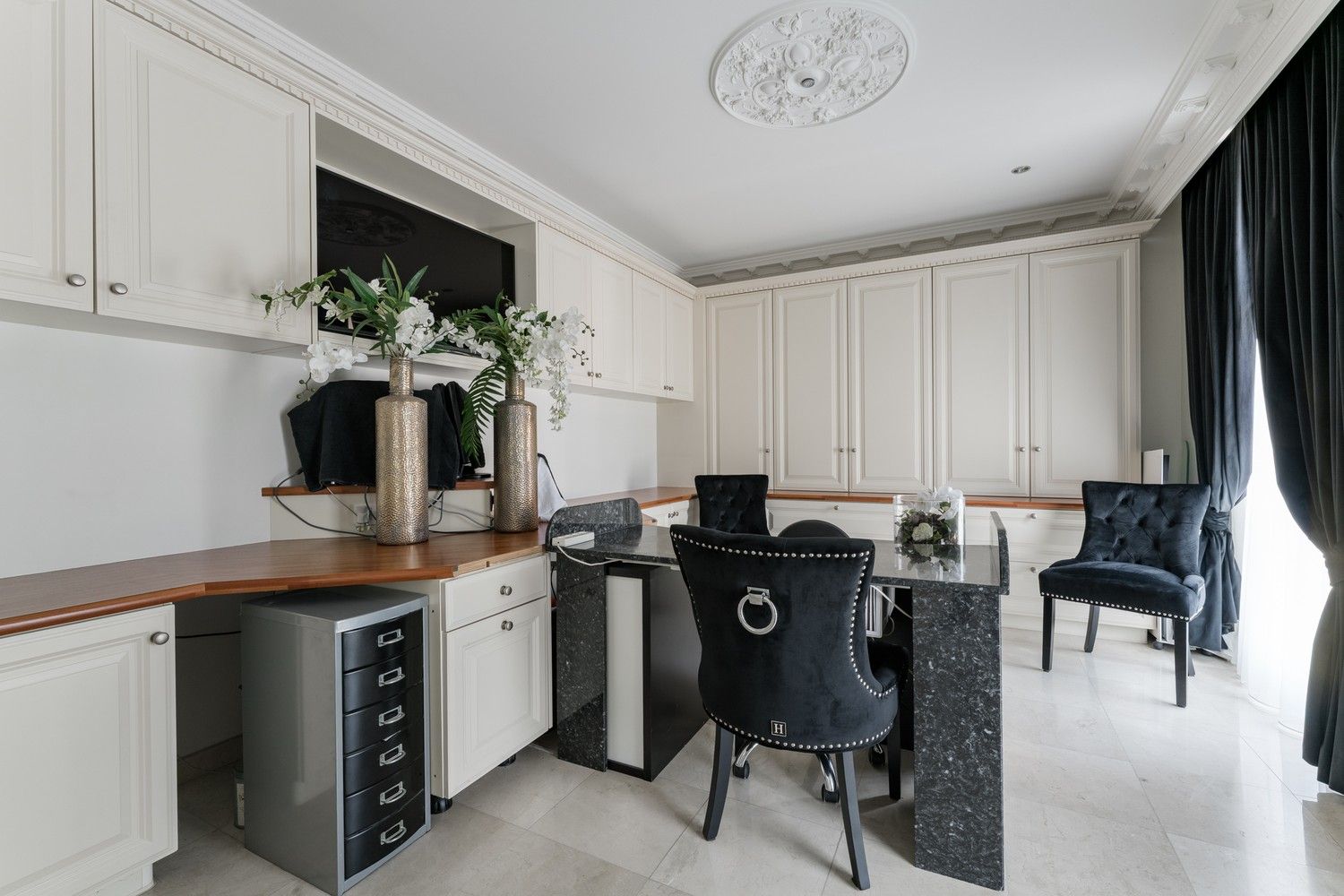 Villa landhuis op een gunstige locatie vlakbij de Nederlandse grens! foto 4