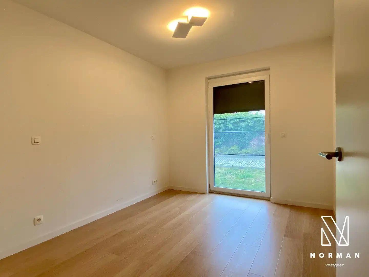 Gelijkvloers appartement in centrum Zwevegem met 2 slaapkamers en voor-en achtertuin foto 11