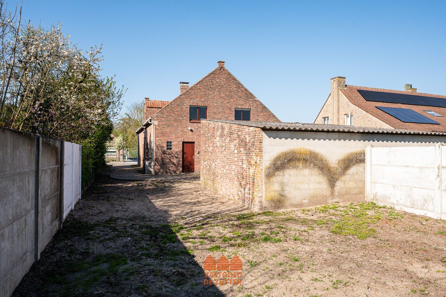 Te renoveren halfopen bebouwing in rustige doodlopende straat foto 19