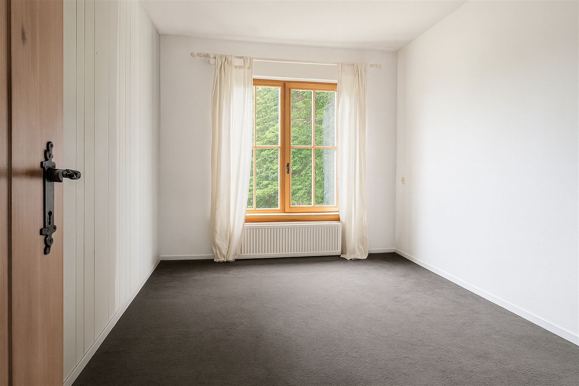 Ruime villa met extra woonhuis/praktijk op 4853m²! foto 11