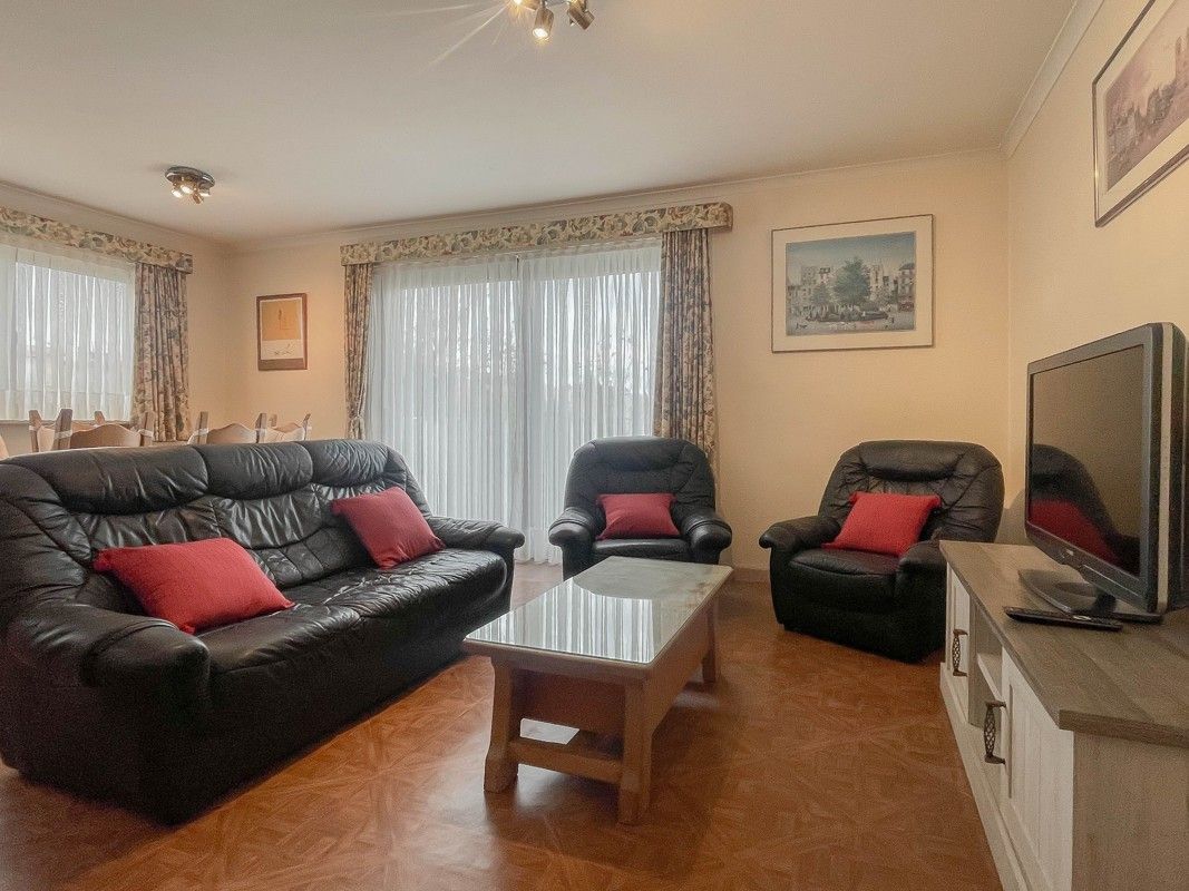 Gemeubelde 2 slaapkamer appartement te huur foto 2