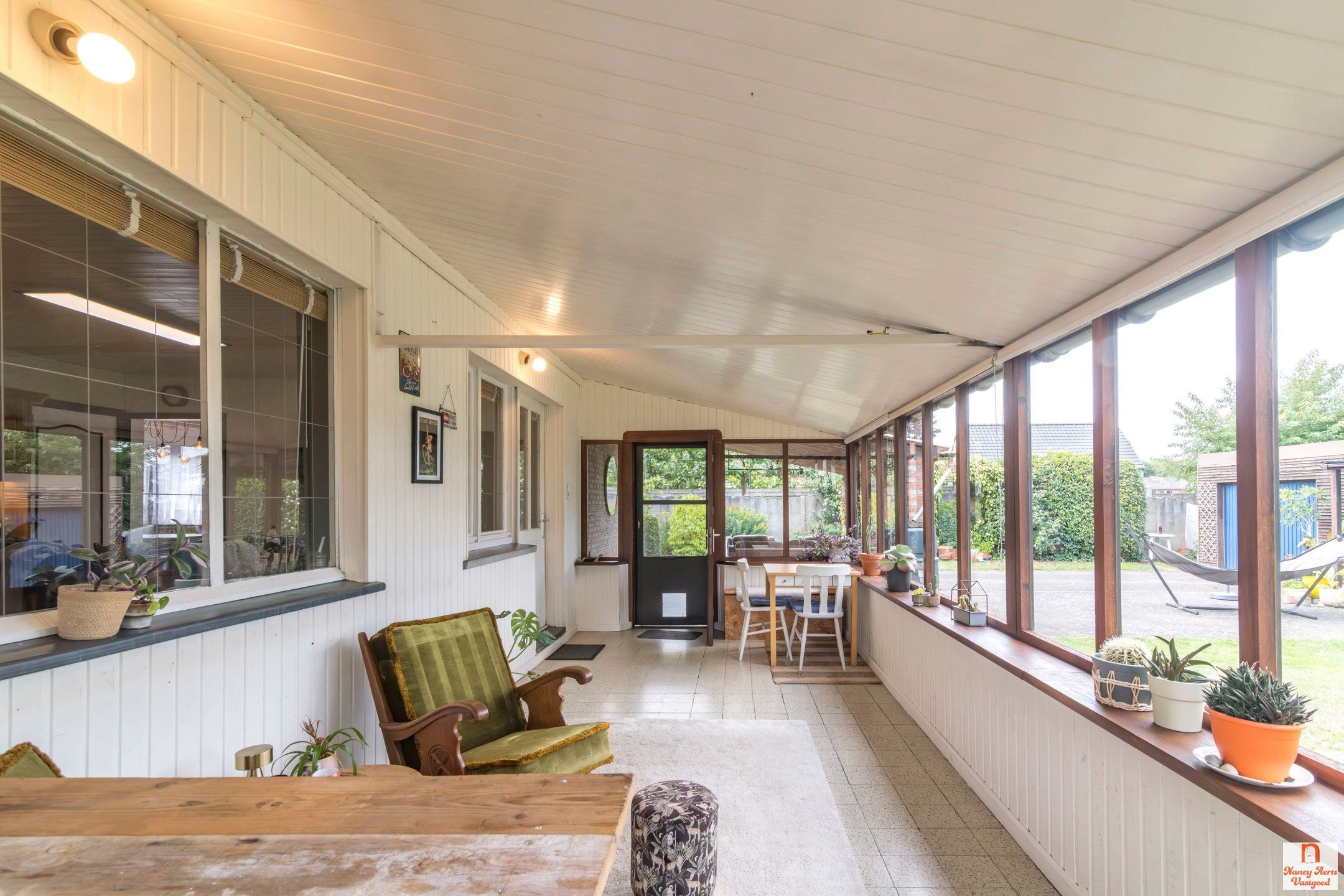 Sfeervolle jaren ’60-woning met grote tuin in rustige straat foto 22