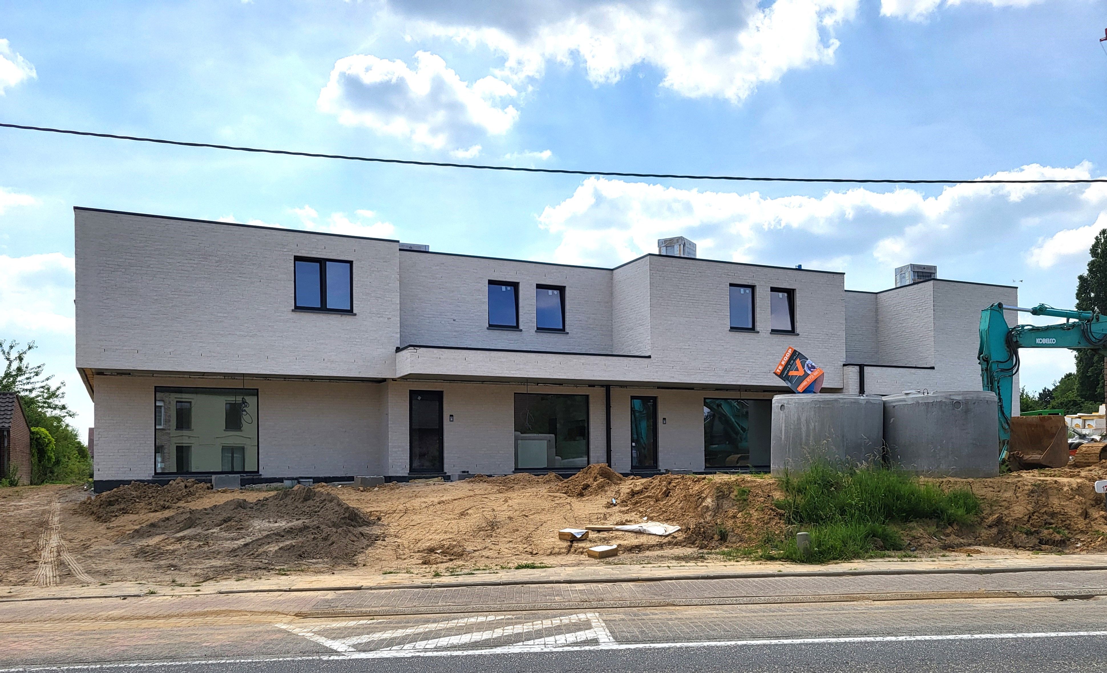 Woning 4 is een halfopen bebouwing  foto 2