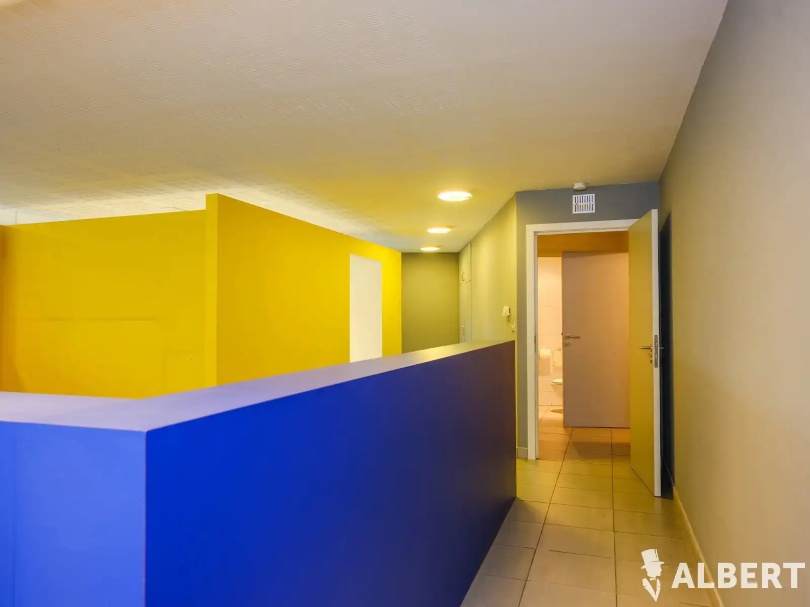 Modern handelspand op zichtlocatie te centrum Tielt foto 16