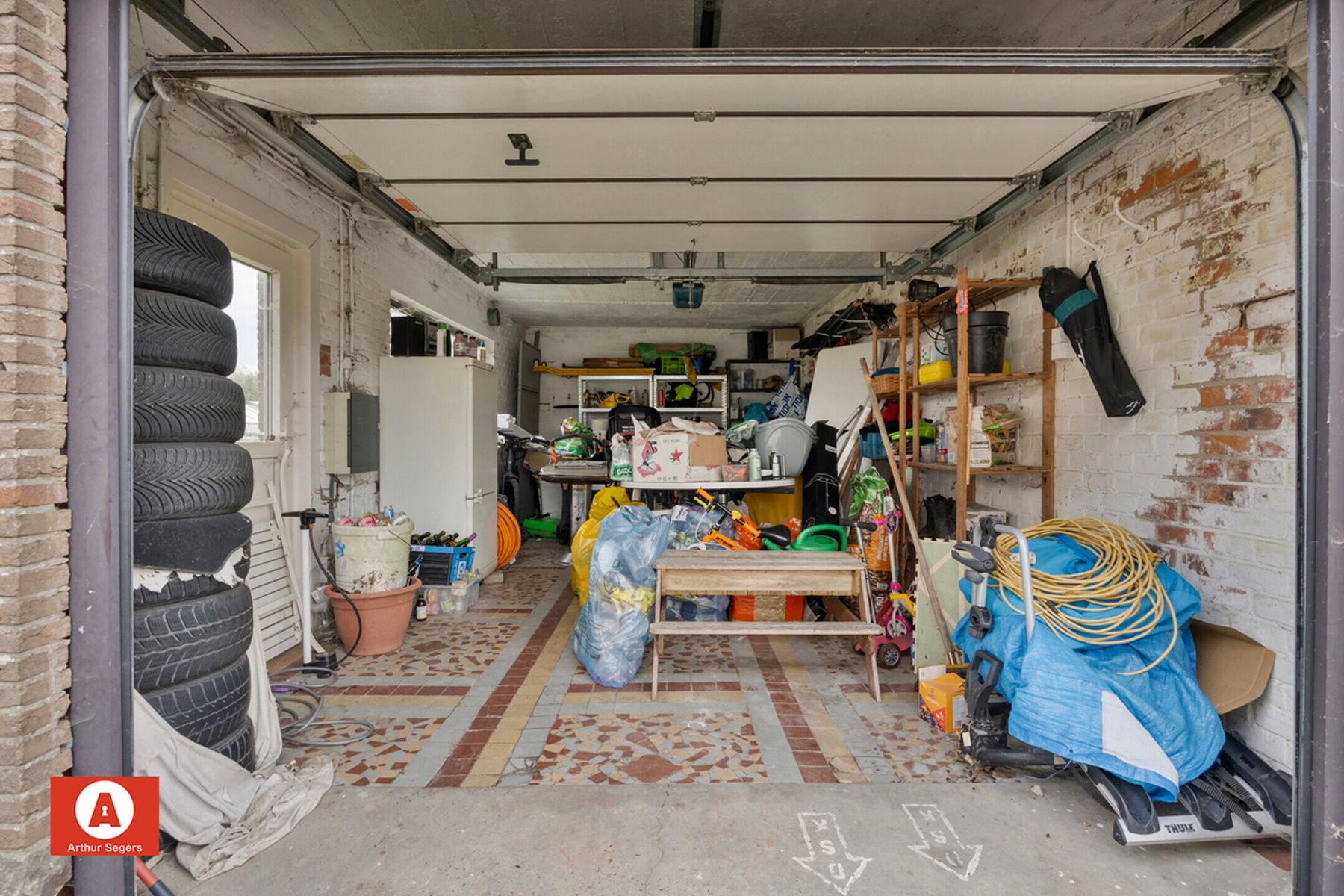 Halfopen woning in doodlopende, rustige straat foto 25