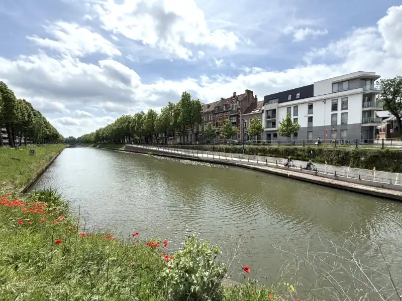 Uniek penthouse appartement met ruime zonneterrassen en zicht op de Gentse torens foto 3