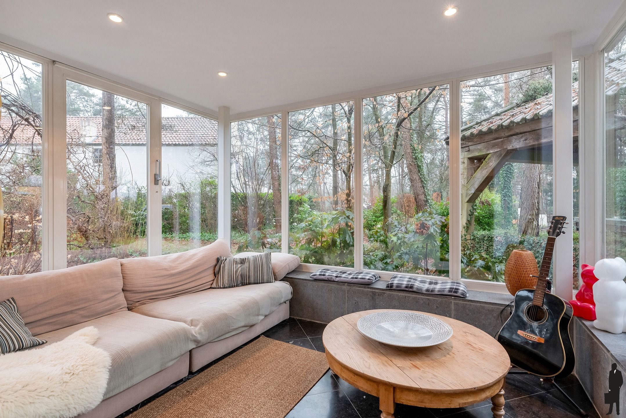 Woning met zwembad op zuidgericht perceel van ca. 2145 m² foto 6