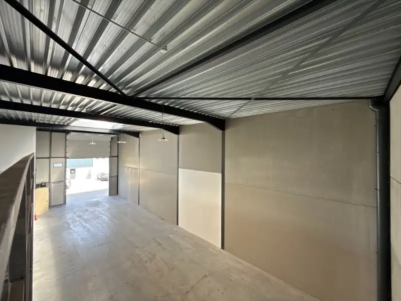 Magazijn van 288 m² +  mezzanine 160 m² en 2 parkeerplaatsen + buitenopslag foto 8