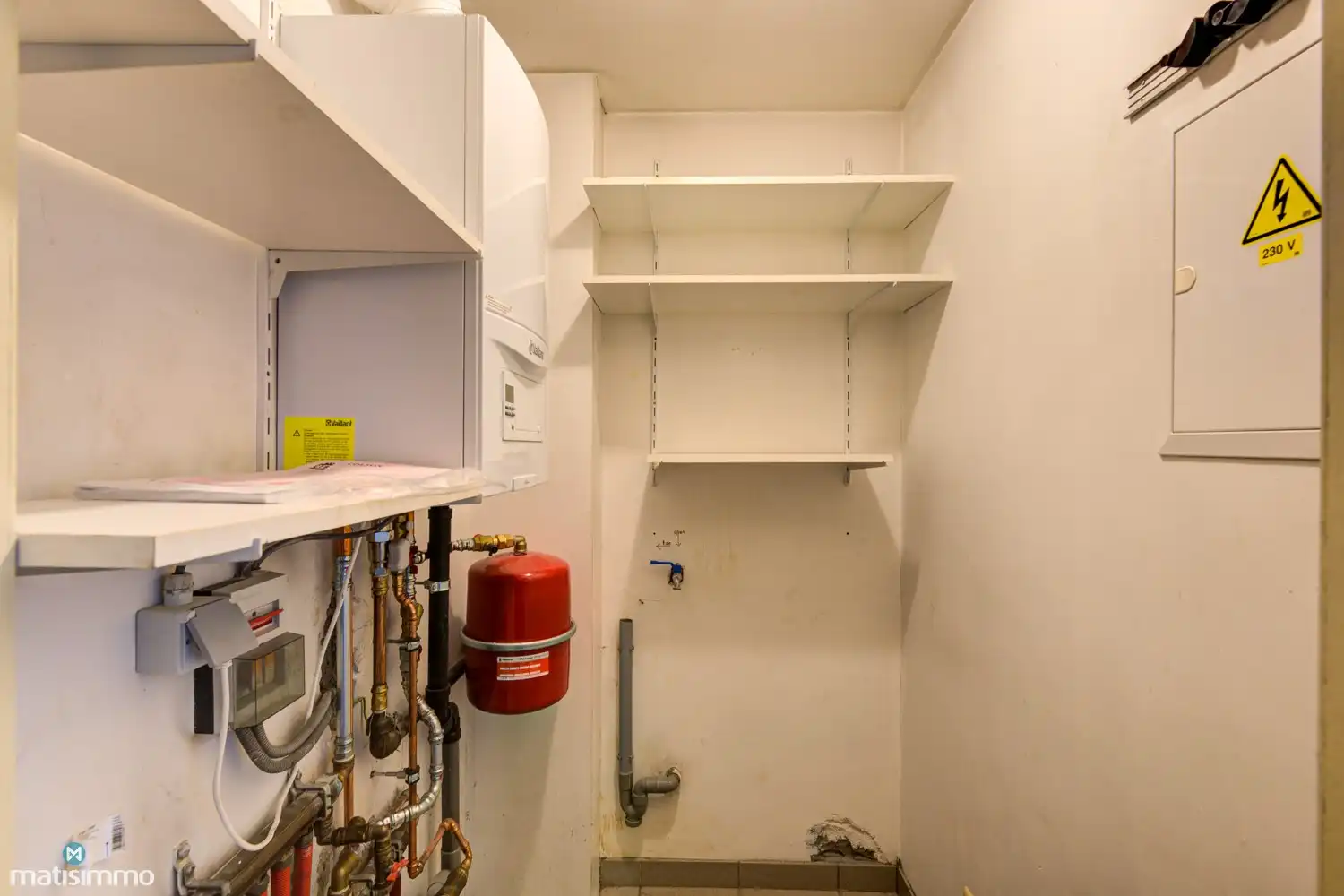 APPARTEMENT MET TWEE SLAAPKAMERS EN GARAGE IN HET CENTRUM VAN HOESELT foto 7