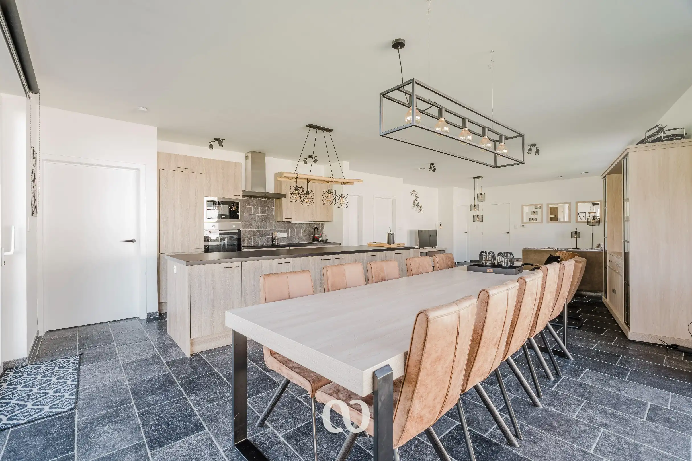 Ruime nieuwbouwwoning met 4 slaapkamers foto 6