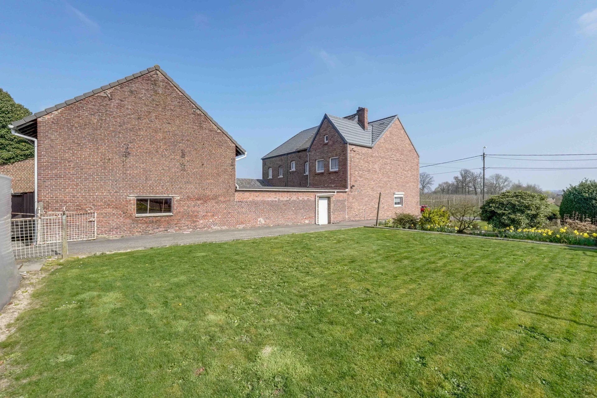 Te renoveren, landelijk gelegen woning/ projectgrond foto 22