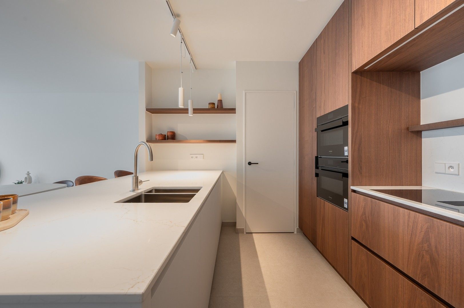 Nieuwbouw appartement op een centrale ligging te Knokke, vlakbij het Zegemeer en op wandelafstand van het strand. foto 11