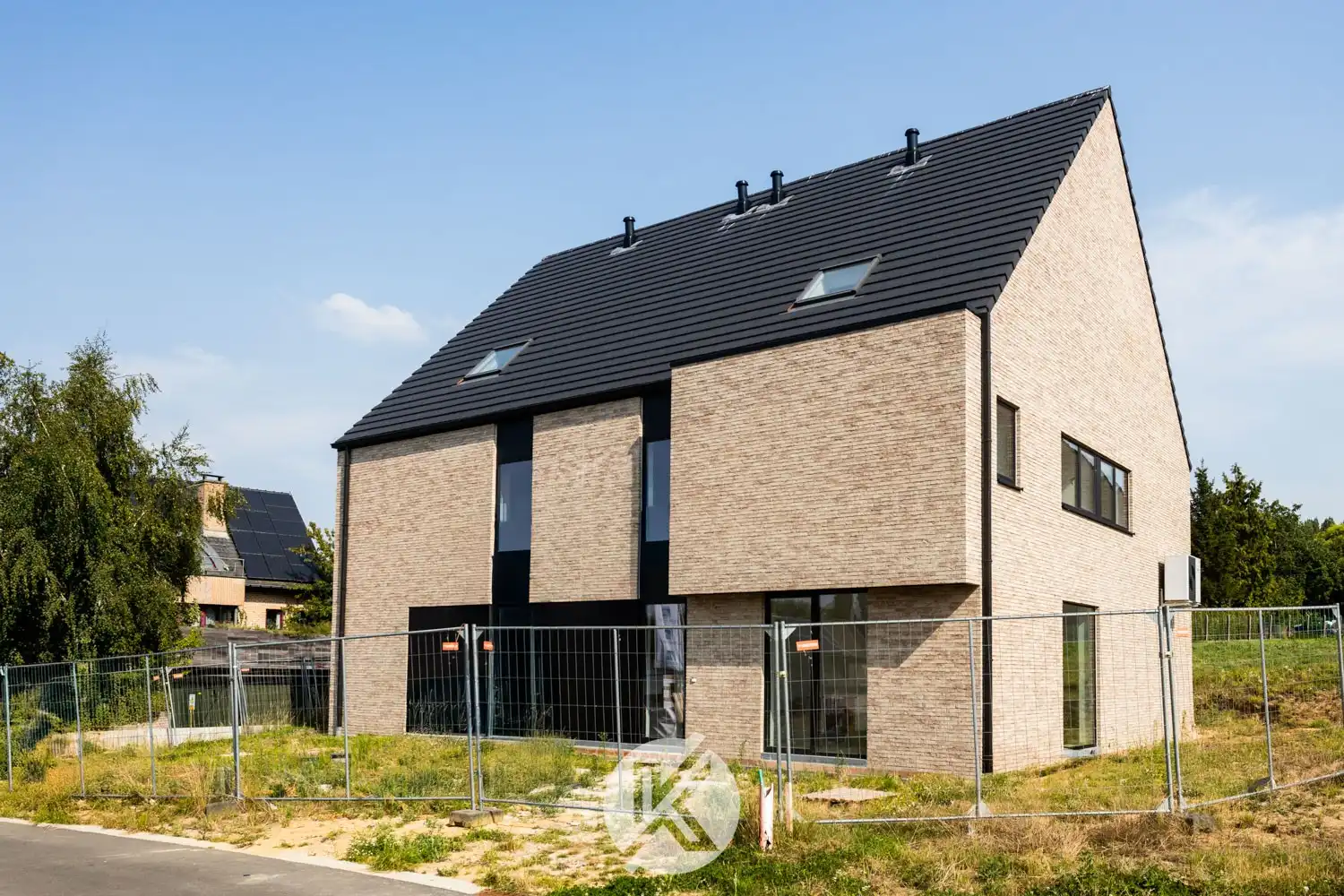 Nieuwbouwwoning op gunstige ligging foto {{pictureIndex}}