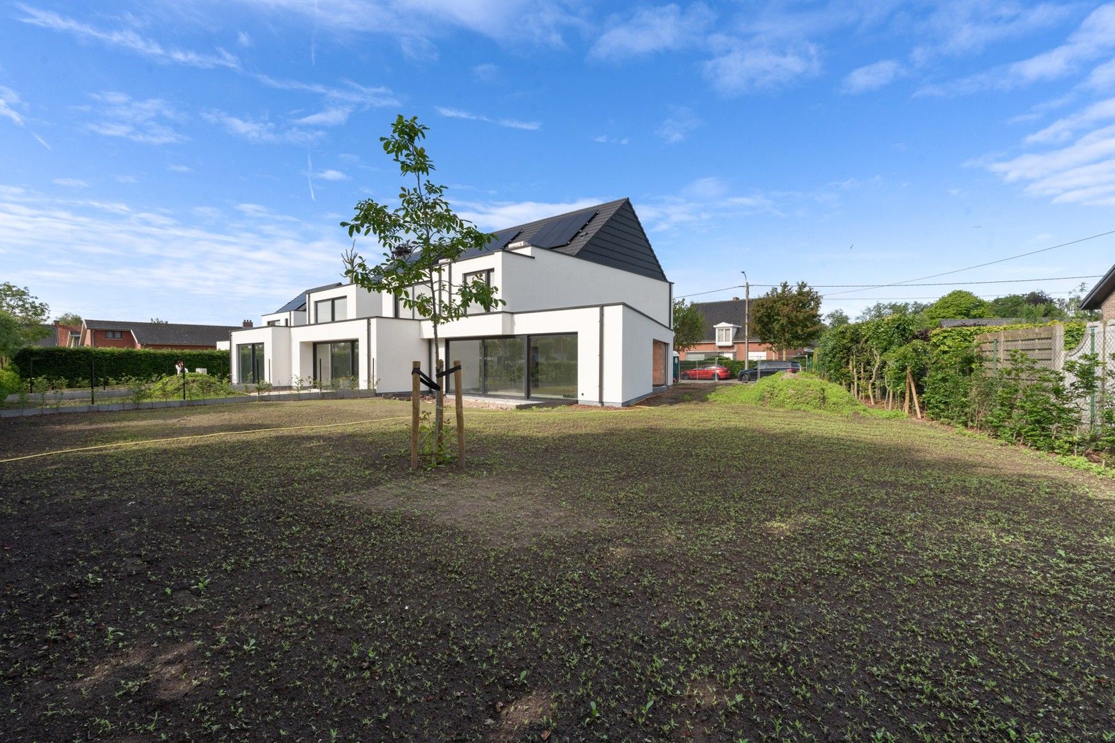 NIEUWBOUW ruime drie slaapkamer met veel licht, groene tuin en dakterras foto 1