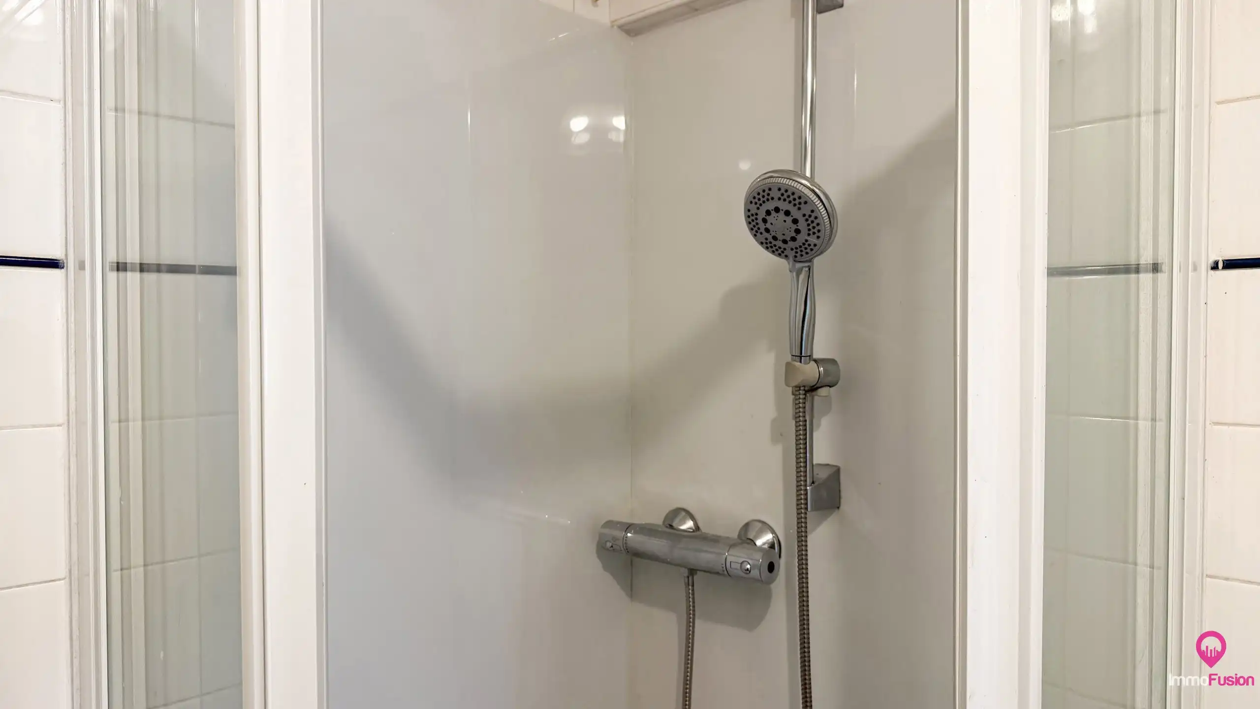 Dakappartement met 2 slpks, terras en parkeerplaats! foto 17