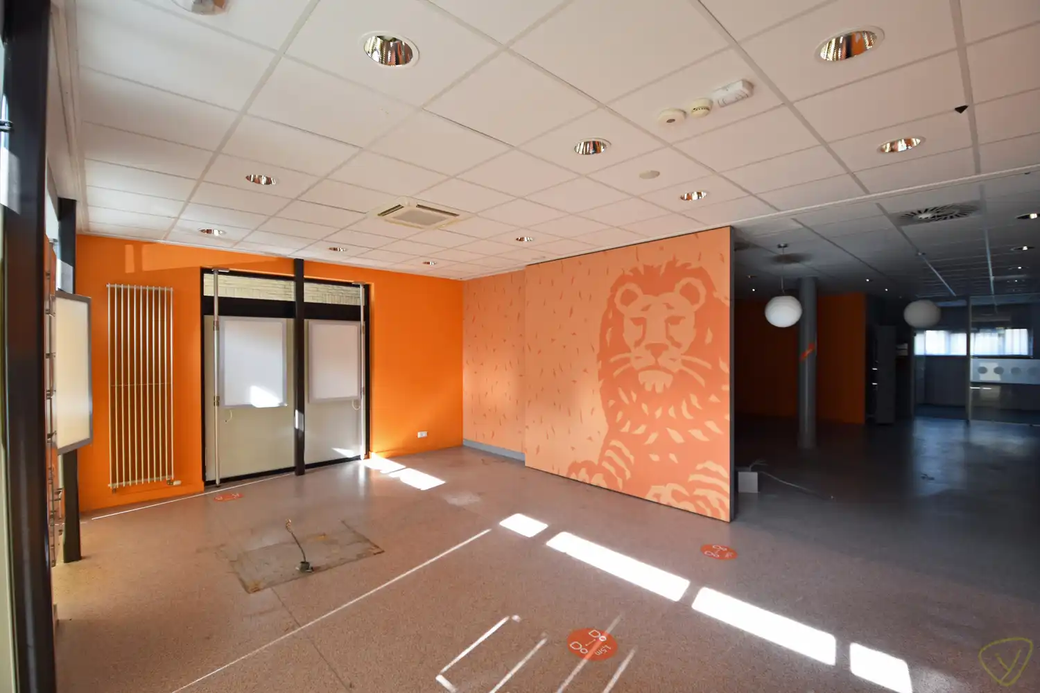 Ruim handelspand te huur in het centrum van Waarschoot! foto 2