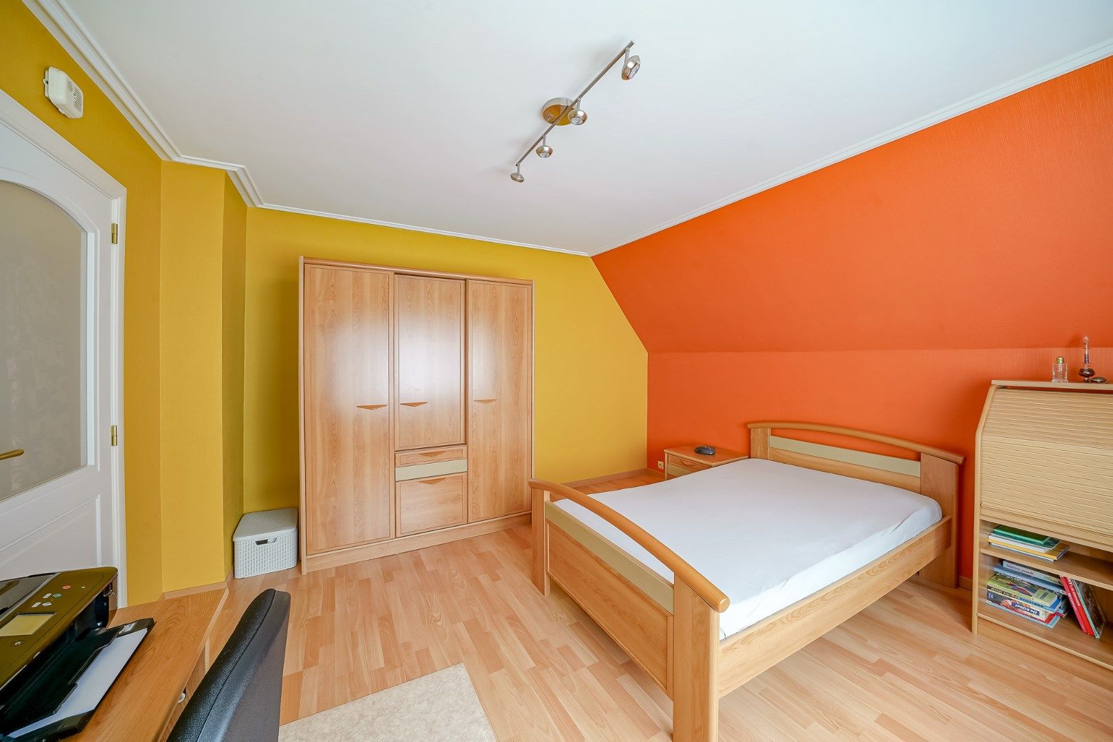 Instapklare, uitstekend onderhouden woning in hartje Oudenburg. foto 16
