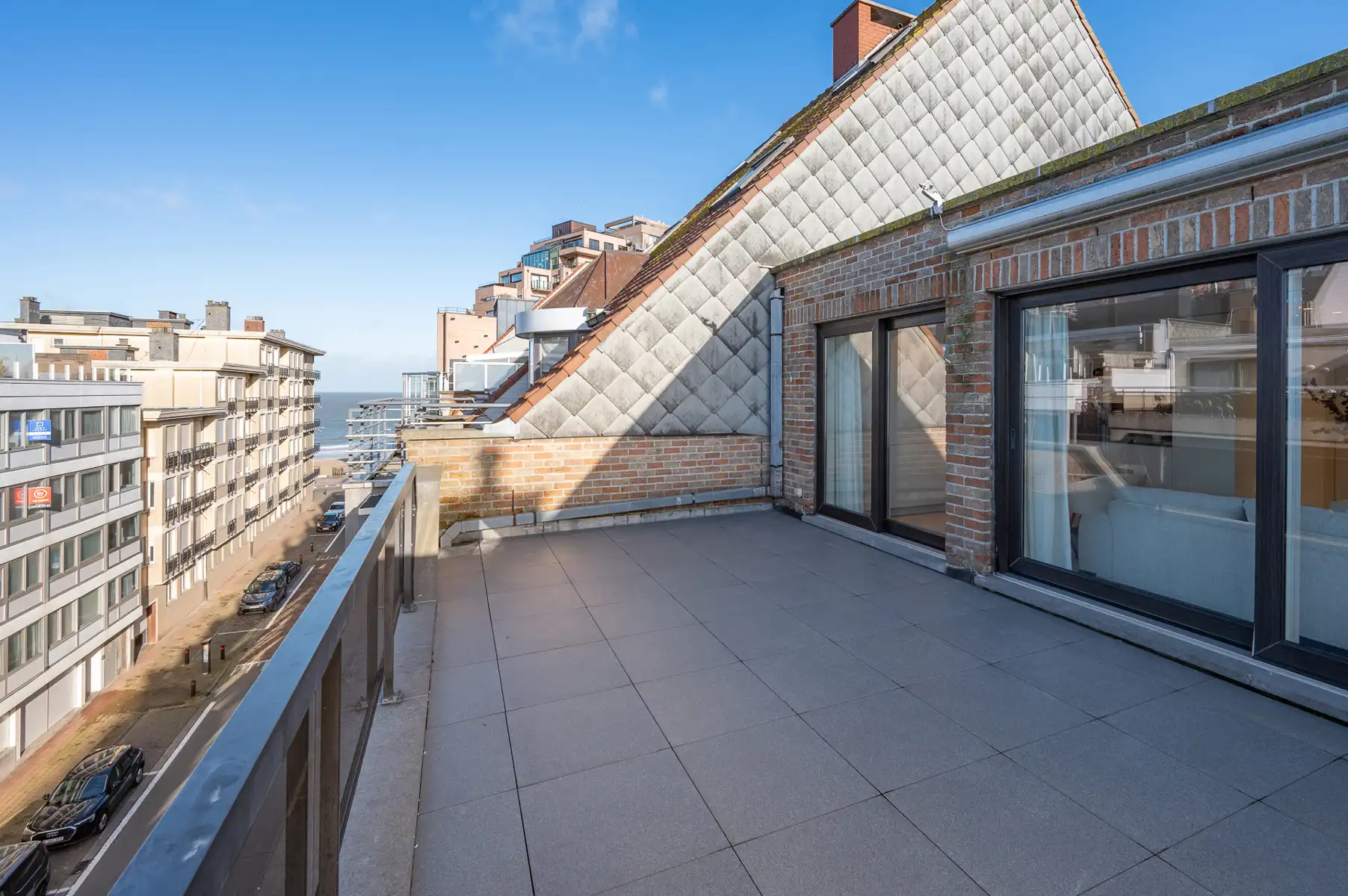 Gerenoveerde penthouse op enkele stappen van het strand foto 7