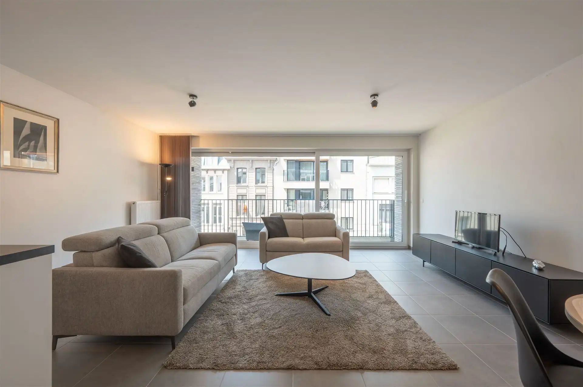Gemeubeld appartement met 2 slaapkamers en ruim terras. foto 8