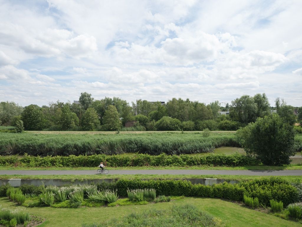 Luxueus appartement met bijzonder ruim terras en zicht op de Schelde te Destelbergen. foto 18