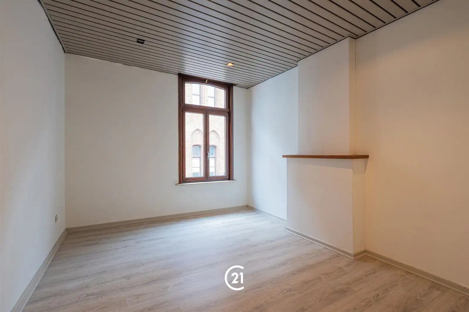 Instapklare woning in het centrum van Zottegem! foto 11