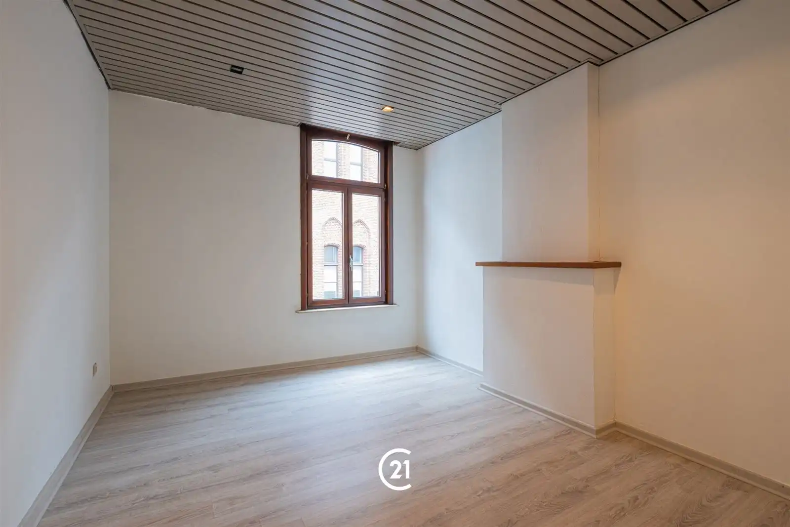 Instapklare woning in het centrum van Zottegem! foto 11