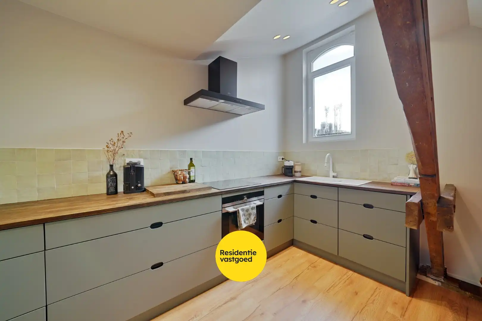 Stijlvol gerenoveerd appartement met karakter in het historisch centrum van Oostende foto 7