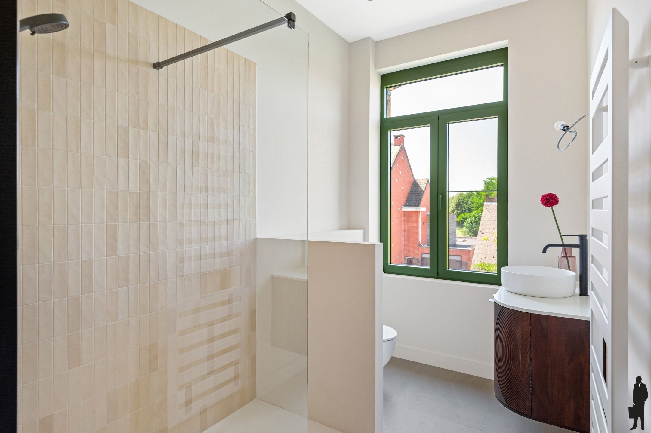 Volledig gerenoveerde herenwoning op een perceel van 770 m²  foto 18