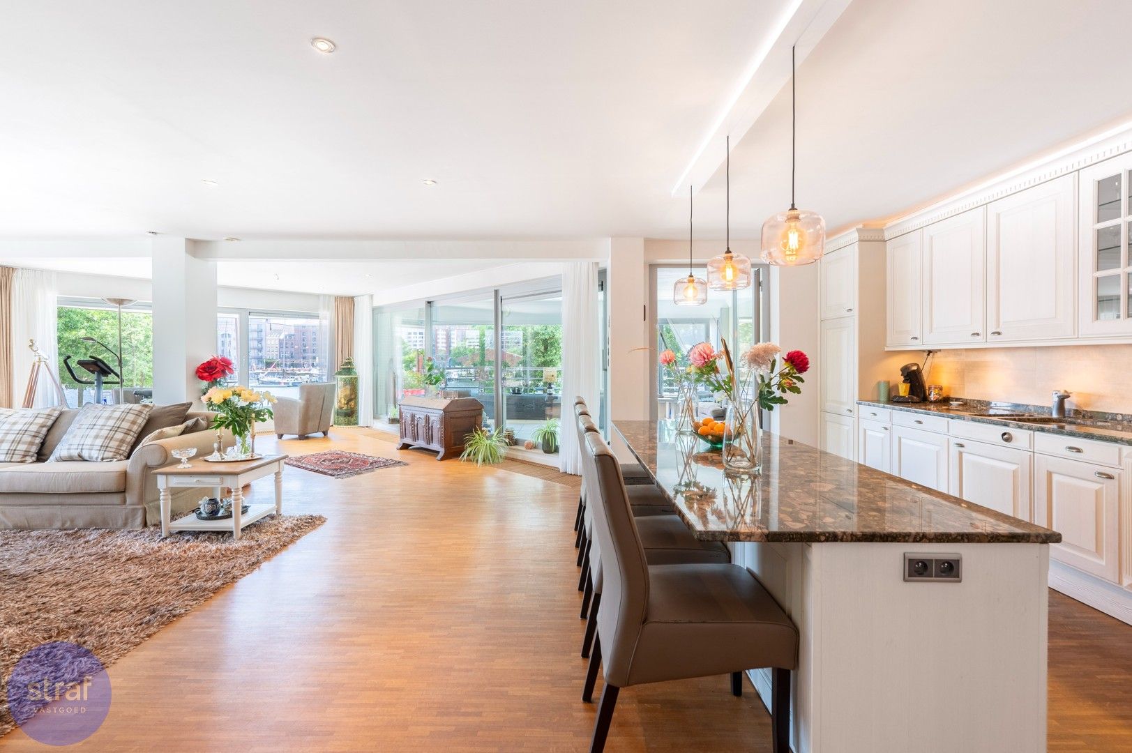 Gigantisch hoekappartement 233m2 met 3 slpks, 2 badk. en zicht op het MAS foto 8