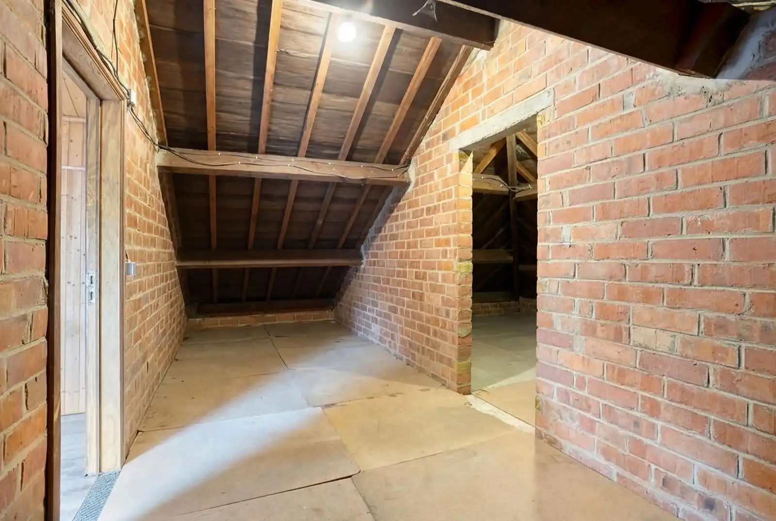 Villa op te frissen in hartje Pajottegem foto 17