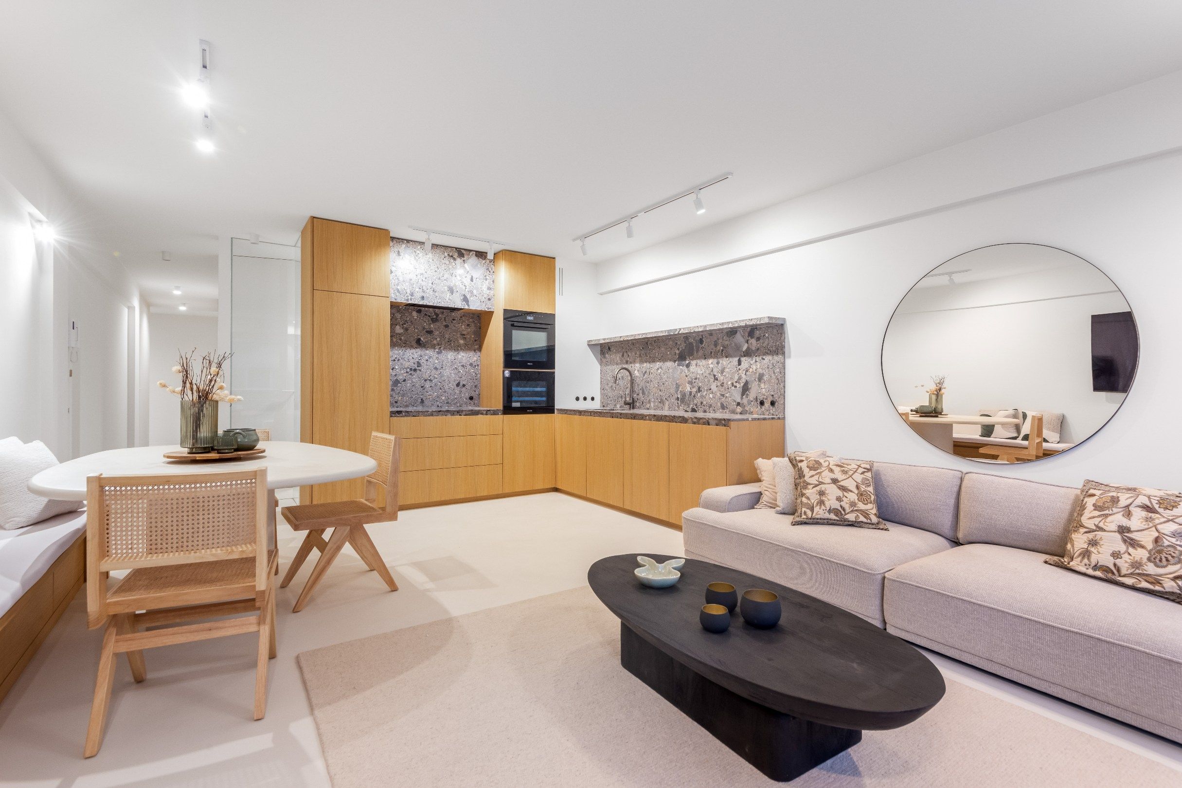 Luxueus gerenoveerd appartement met zeezicht op toplocatie aan het Rubensplein. foto 3