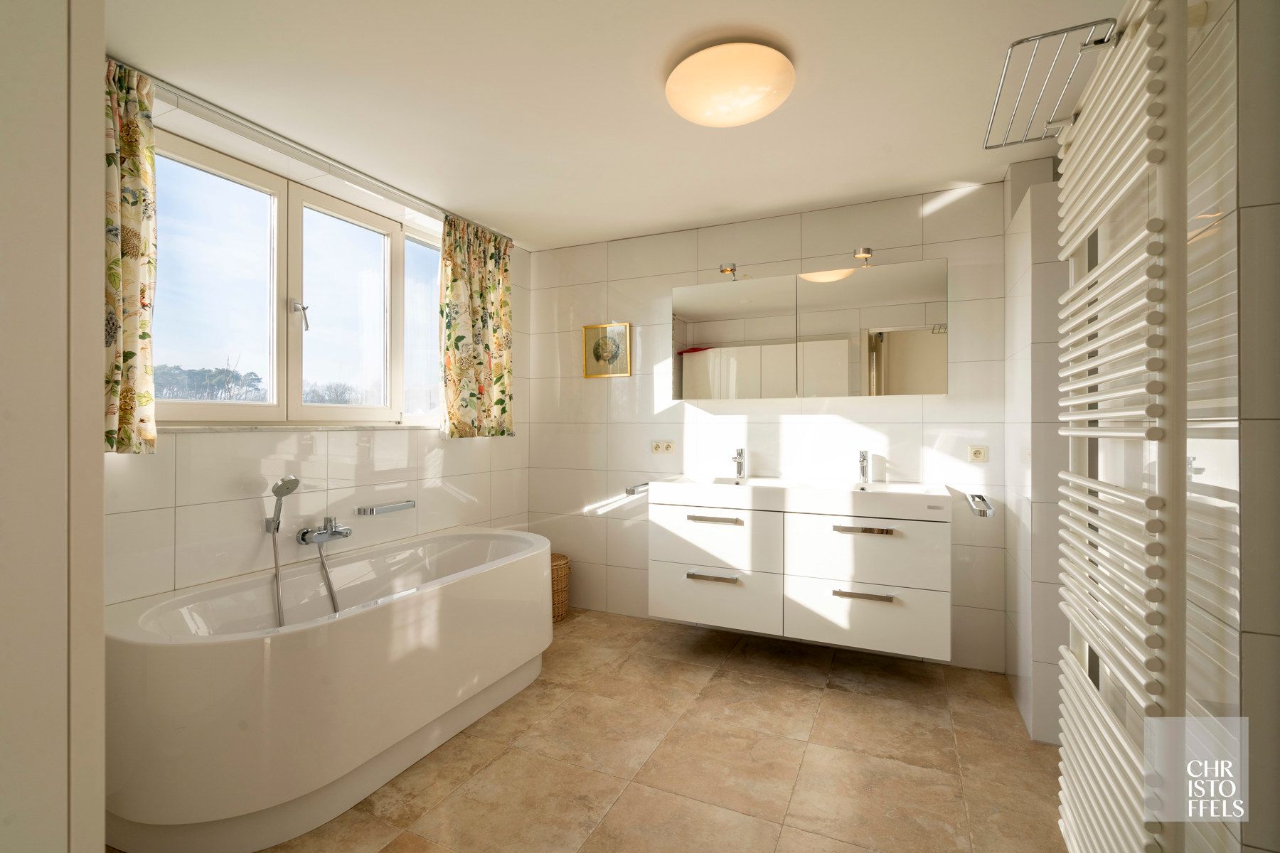 Villa (336m²) met 3 slaapkamers en een zwemvijver op een perceel van 1.219m²!  foto 10