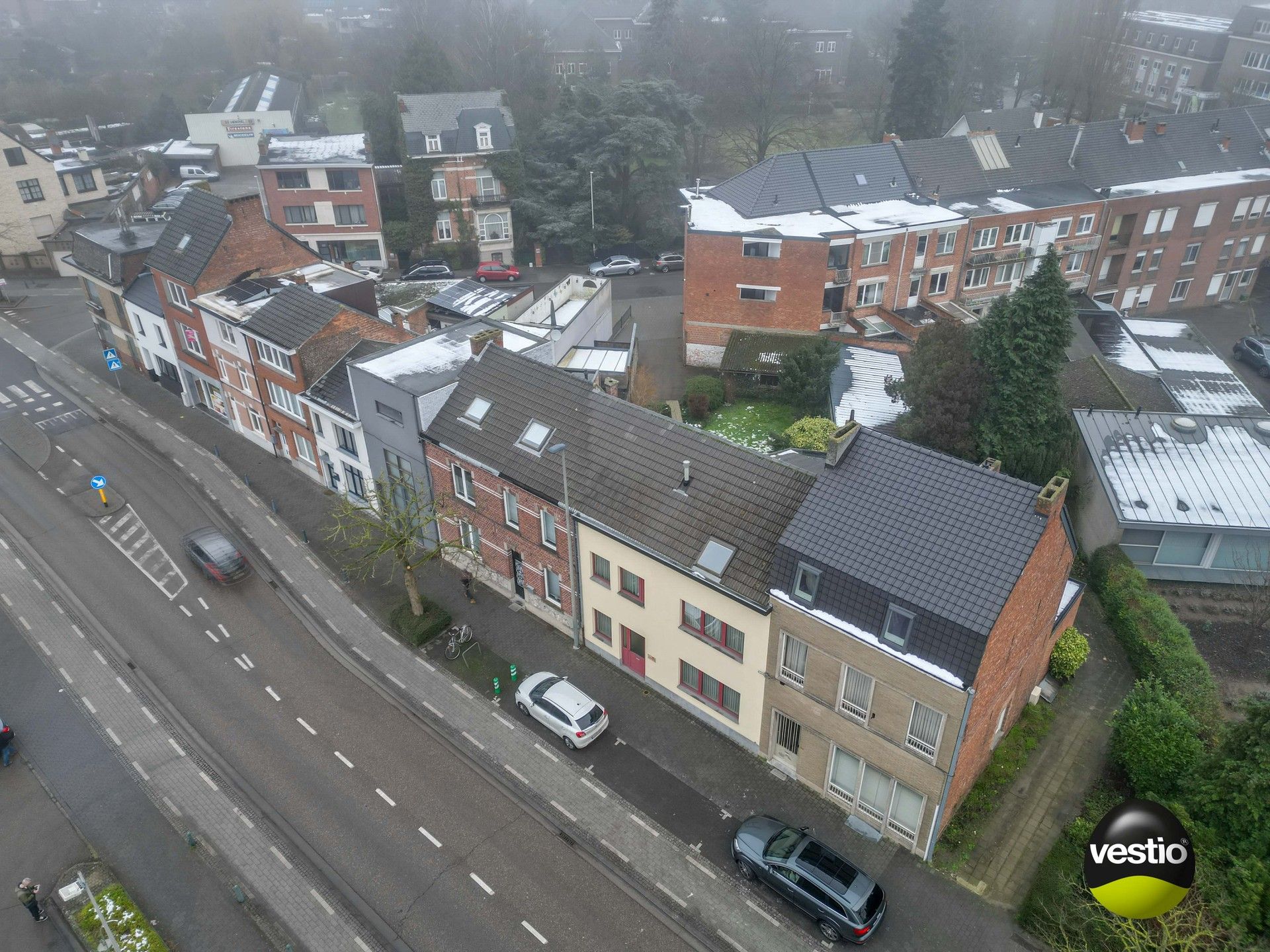 RUIME WONING MET MOGELIJKHEID KANTOOR-/PRAKTIJKRUIMTE BINNEN GROTE RING HASSELT foto 4