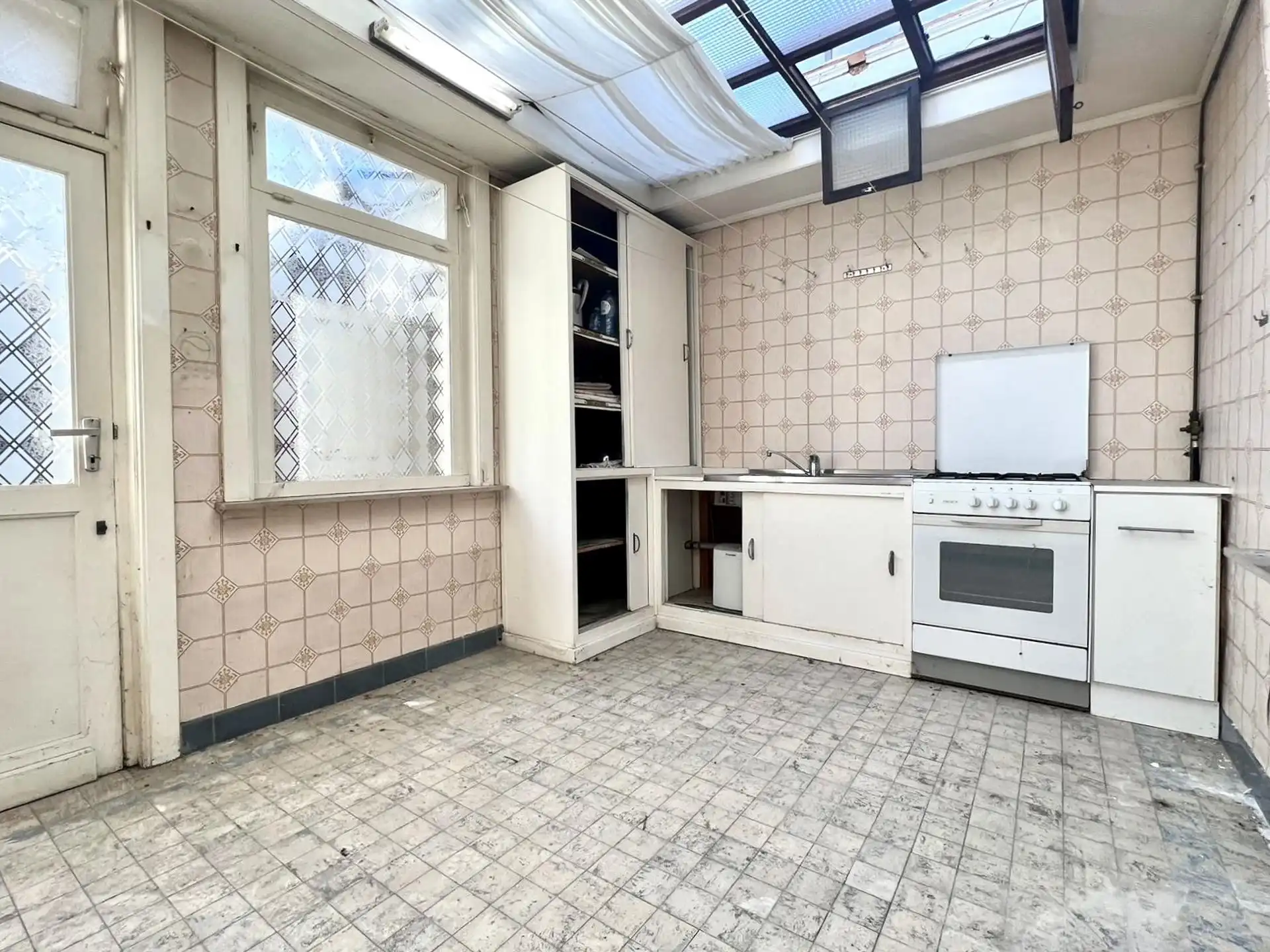 Te renoveren woning met potentieel! foto 8