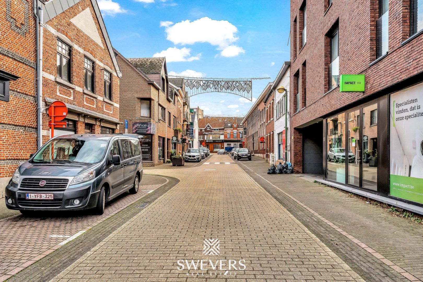 Instapklaar handelspand van 140m² met stockruimte in centrum Beringen foto 23