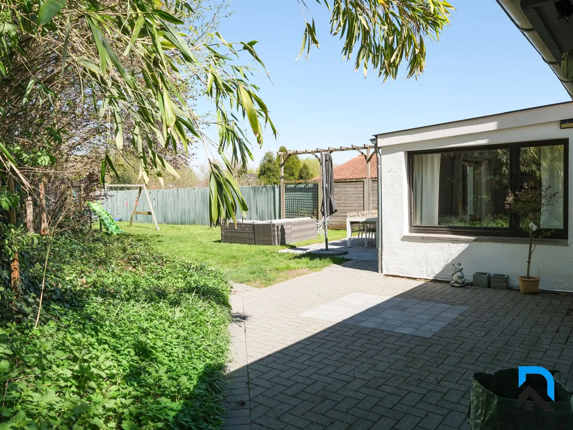 Halfopen bebouwing met grote tuin in Beverst foto 27