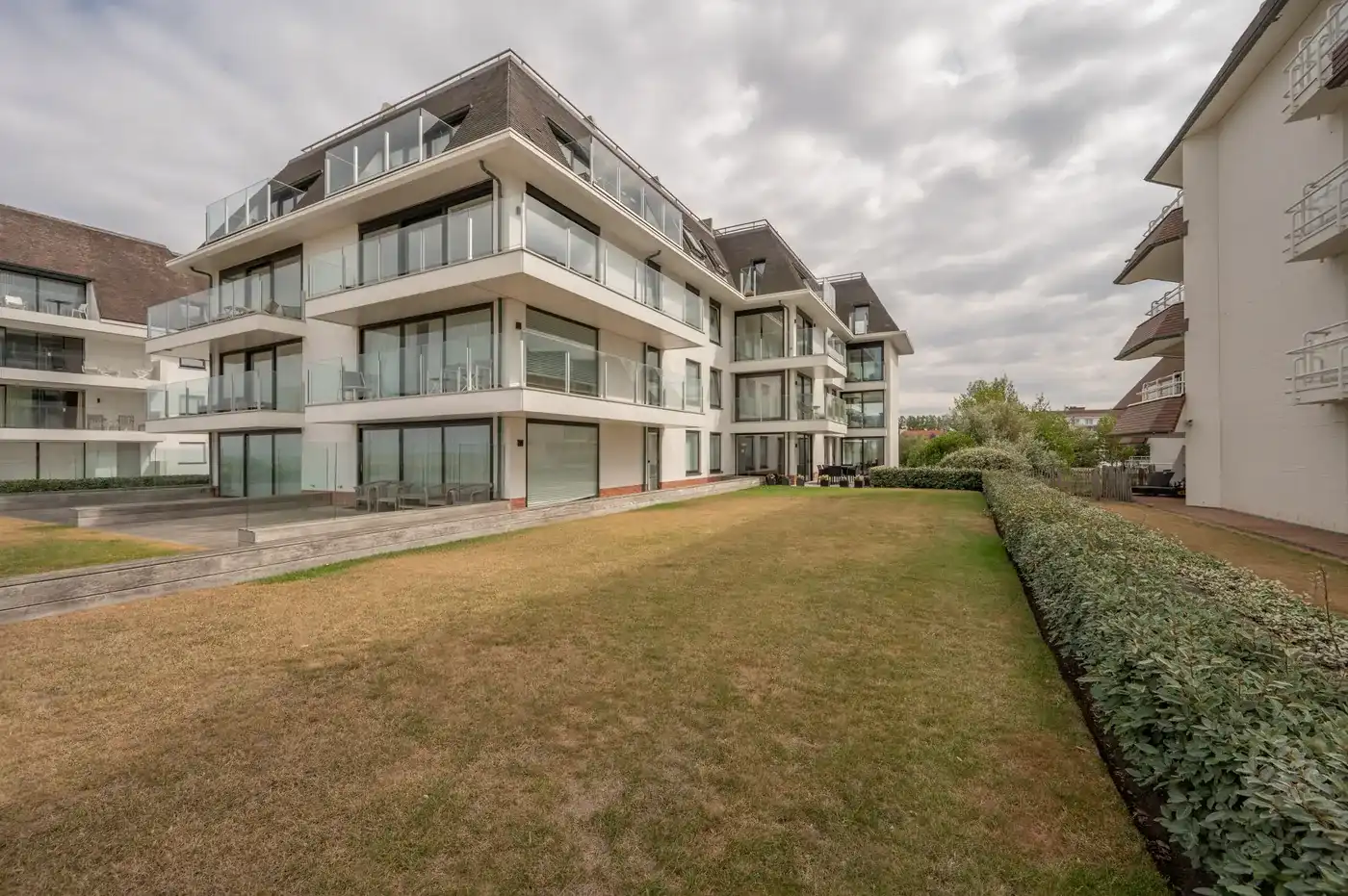 Royaal villa-appartement met frontaal zeezicht, aan de Wandeldijk in het Zoute foto 23