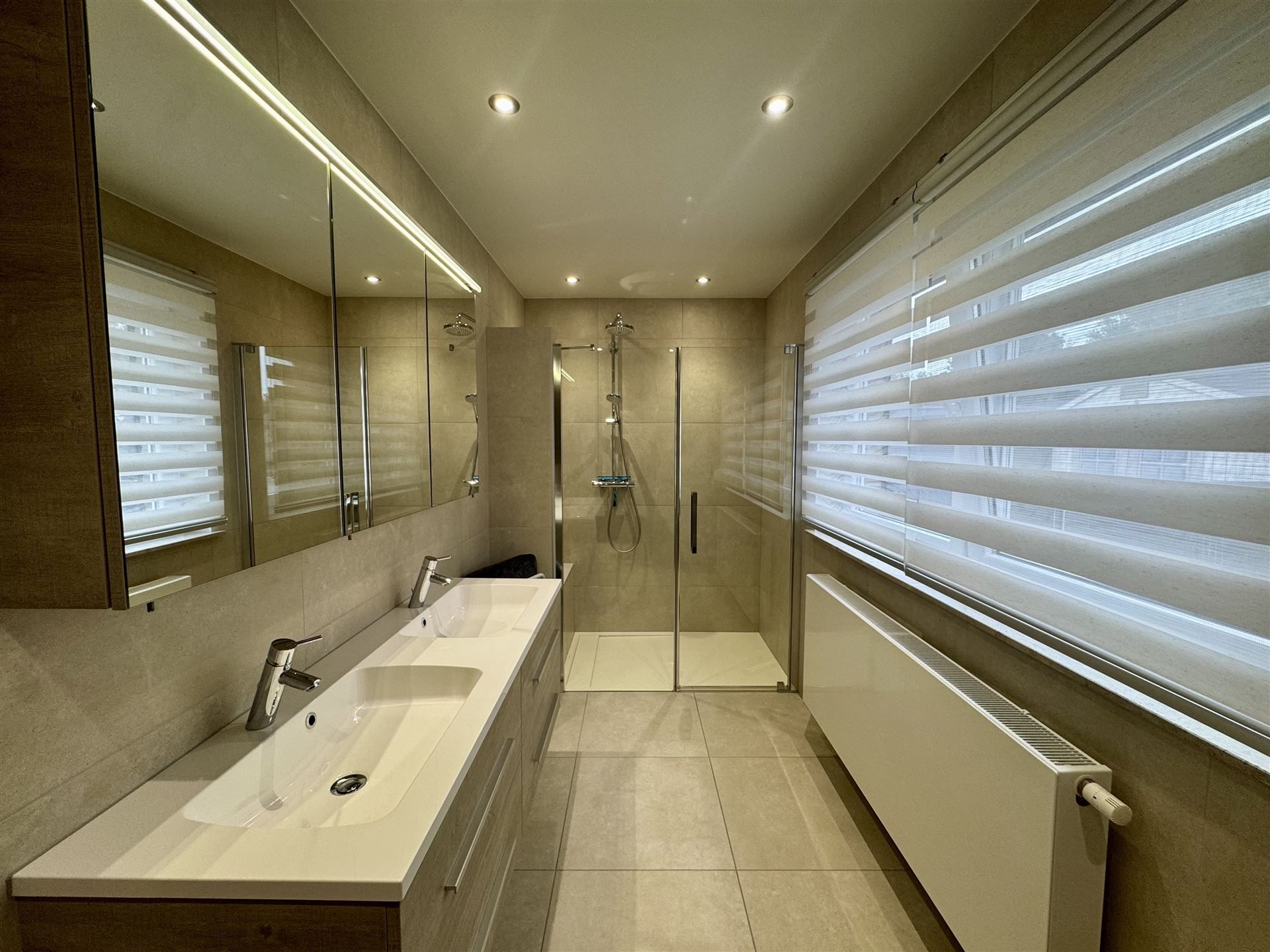 Vrijstaande woning die gebruikt kan worden als twee-woonst foto 9