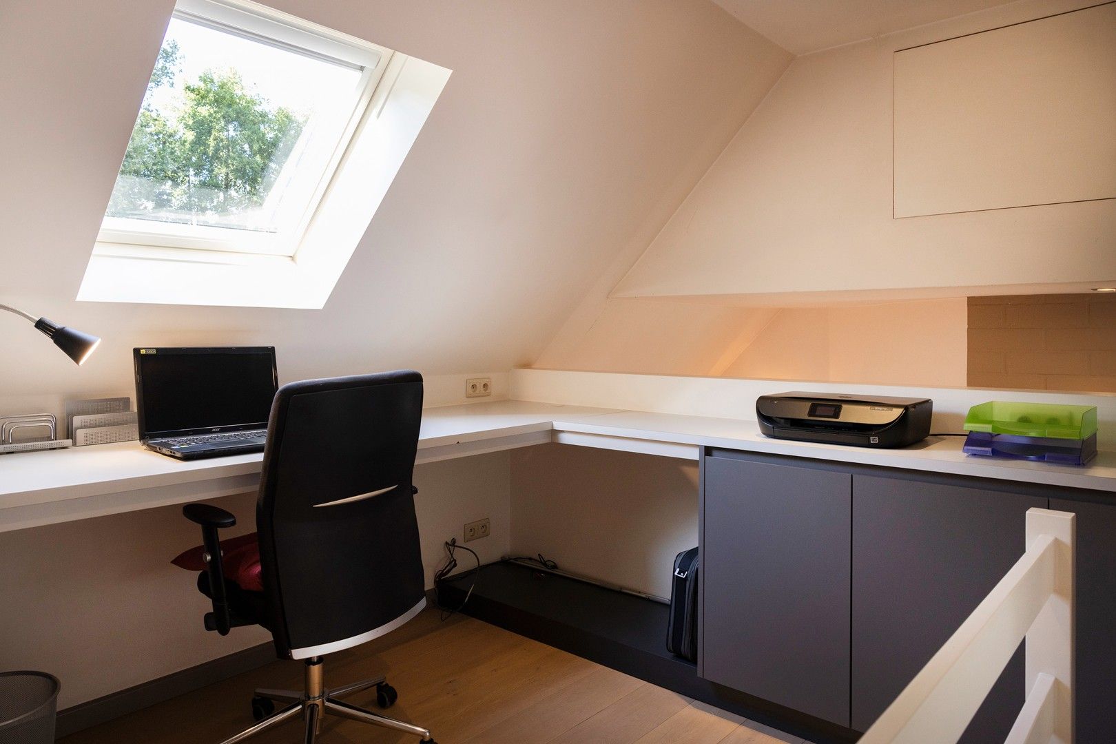 Alleenstaande woning op gegeerde ligging op 2600 m2. foto 12