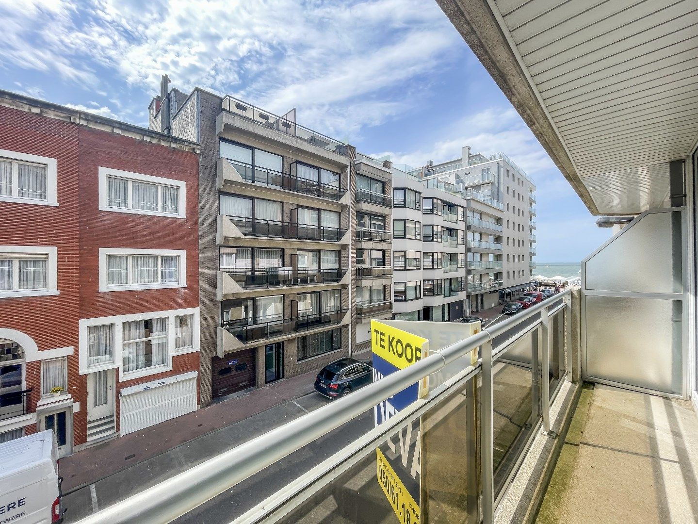 Zonnig duplex appartement met zijdelings zeezicht gelegen vlakbij het Lichttorenplein foto 2