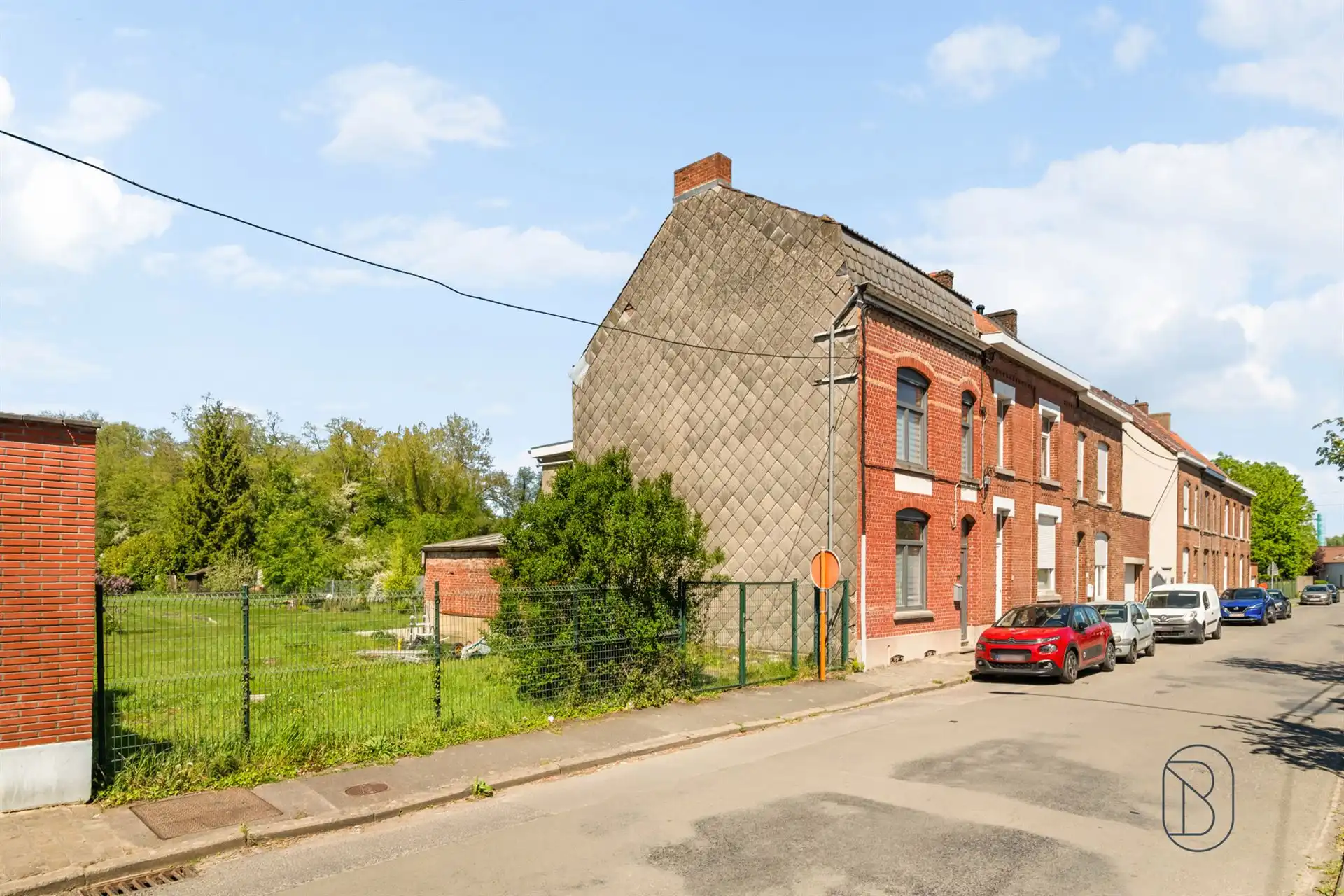3-gevelwoning met grote tuin, dicht bij alle voorzieningen! foto 4