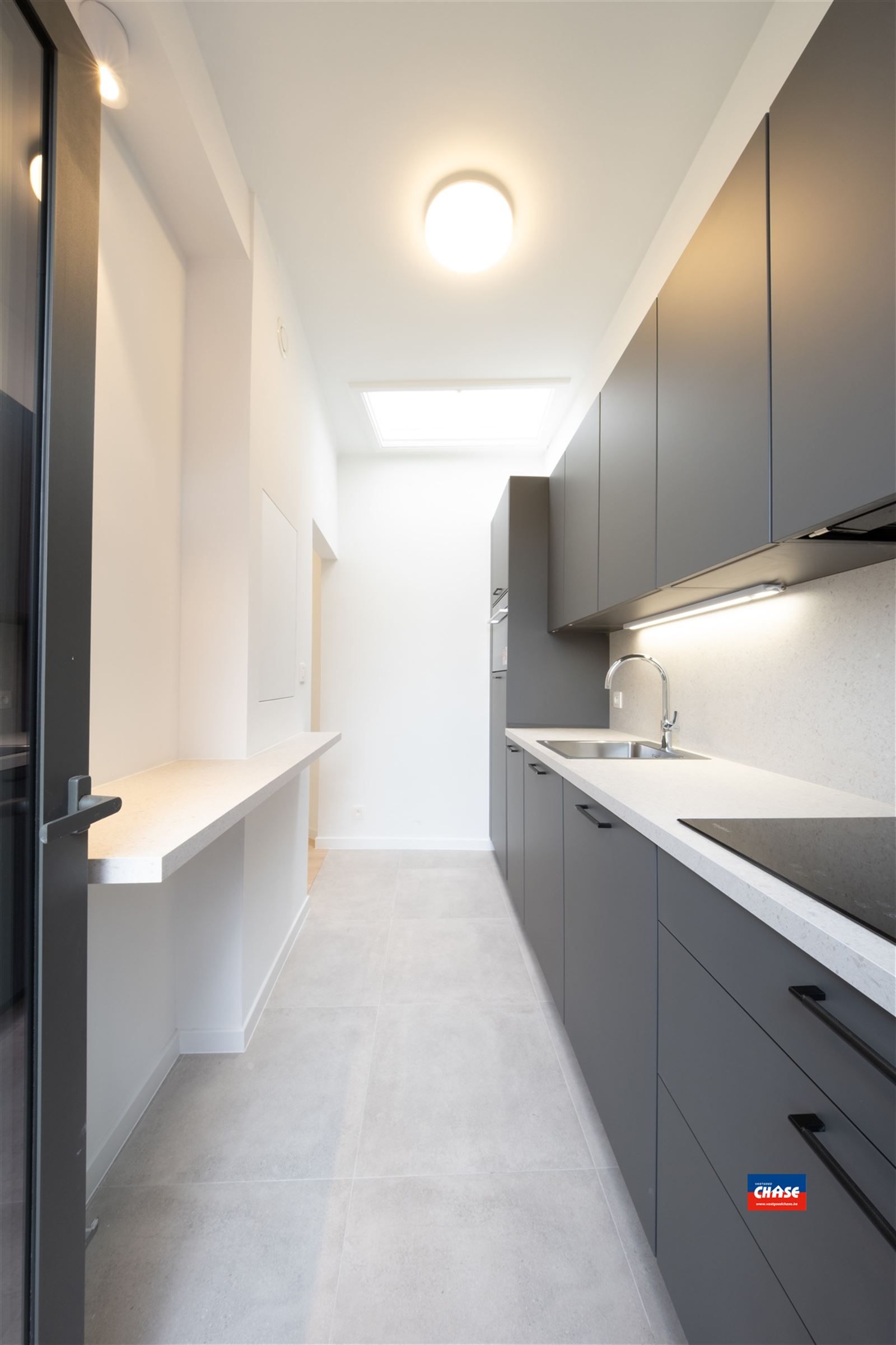 Gerenoveerd appartement met één slaapkamer foto 9